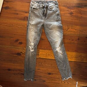 MOTHER Distressed Skinny Jeans in Gray